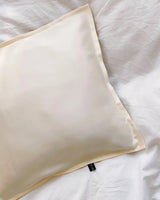 SU SILK PILLOW – Seidenkissenbezug reduziert Haarbruch und Frizz für gesundes, glänzendes Haar.