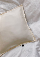 SU SILK PILLOW | Seidenkissen